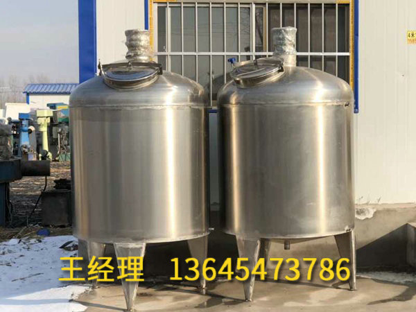 不銹鋼儲(chǔ)罐2.jpg